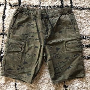Bullhead tiger camo shorts